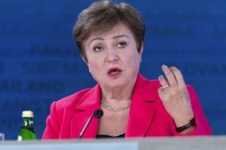 Ξεμένει από… καύσιμα η οικονομία